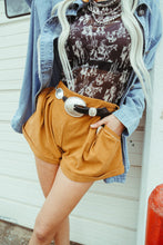 Load image into Gallery viewer, BUCKSTITCH QUEENS *SADDLE