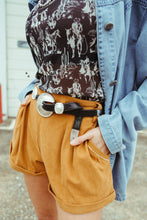 Load image into Gallery viewer, BUCKSTITCH QUEENS *SADDLE