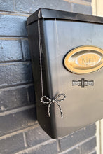 Load image into Gallery viewer, Cowgirl Pearls Necklace