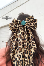Load image into Gallery viewer, Loungin' Leopard Bow