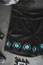 Load image into Gallery viewer, THE QUEENMANS* MIDNIGHT