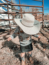 Load image into Gallery viewer, ROUND UP SKORT * TUXEDO [KIDS]
