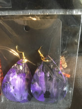 Load image into Gallery viewer, Purpley Earrings
