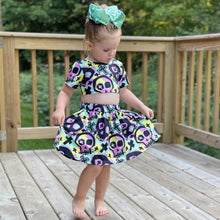 Load image into Gallery viewer, Crop and Skort Set - Bright Grafiti
