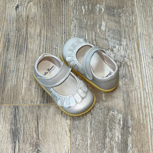 Load image into Gallery viewer, Ruche Mary Jane Shoes - Champagne
