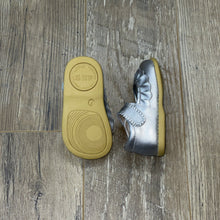 Load image into Gallery viewer, Ruche Mary Jane Shoes - Silver
