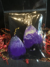 Load image into Gallery viewer, Purpley Earrings
