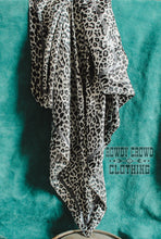 Load image into Gallery viewer, Snow Leopard Wild Rag
