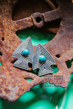 Load image into Gallery viewer, Artesia Arrowhead Studs
