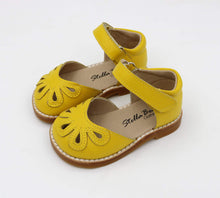 Load image into Gallery viewer, Petal Classic Mary Jane Shoe - Yellow
