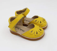 Load image into Gallery viewer, Petal Classic Mary Jane Shoe - Yellow
