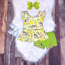 Load image into Gallery viewer, Floral Farm Cow Printed Flutter Sleeve Peplum &amp; Shorties
